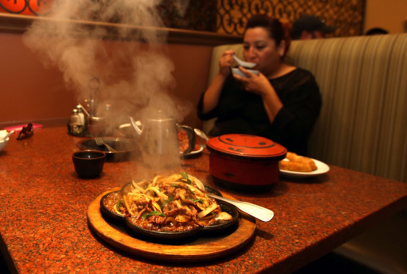 Jonathan Gold reviews Mas' Chinese Islamic Restaurant