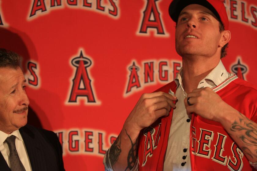 The relationship between Angels owner Arte Moreno and outfielder Josh Hamilton has deteriorated considerably since Moreno welcomed Hamilton to the team in December 2012.