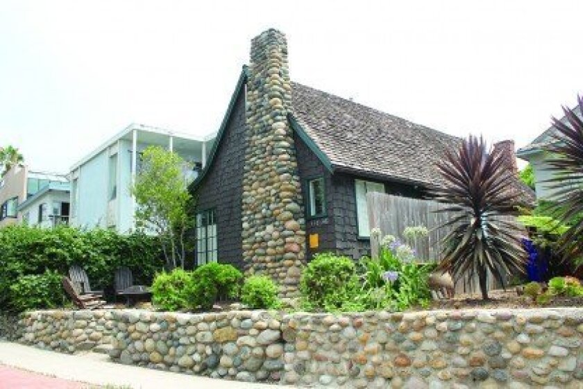 La Jolla Cottages Survive Another Day As Preservationists Gain