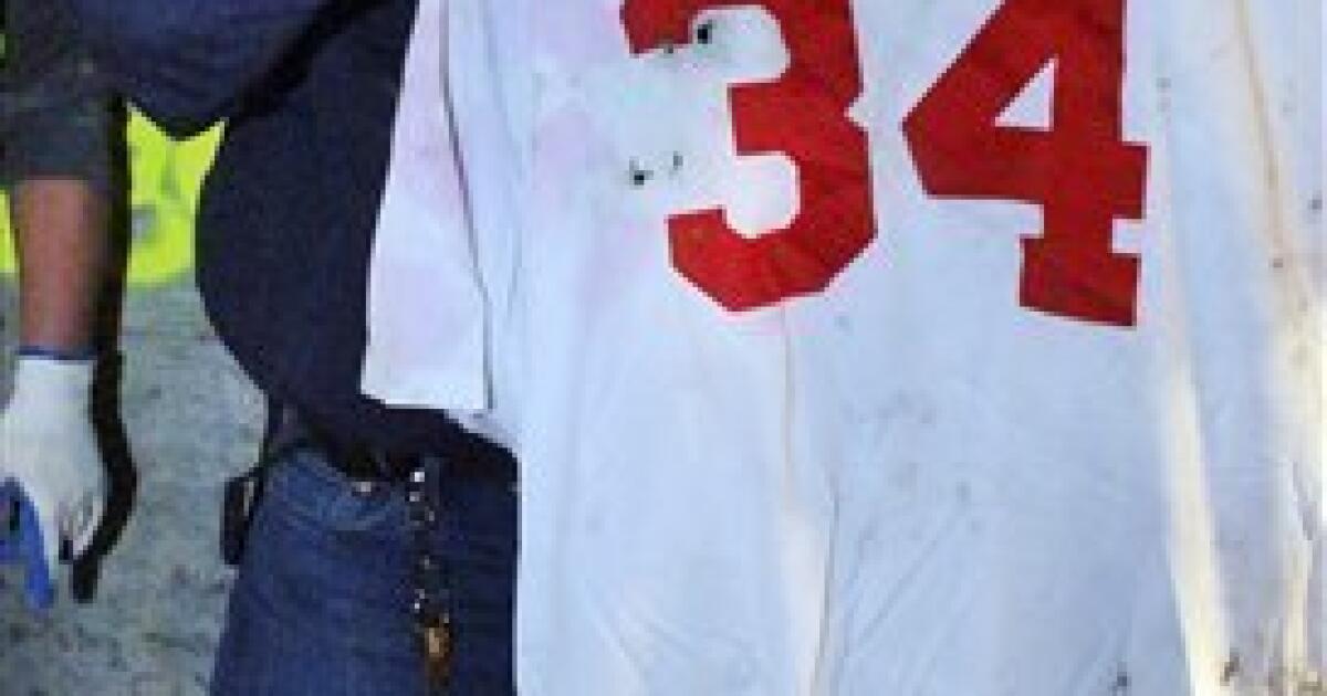 Yankees Remove Buried Red Sox Jersey - The San Diego Union-Tribune