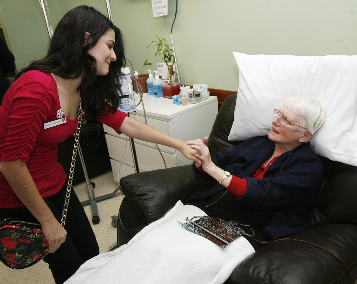 Photo Gallery: 2013 Rose Court visits Glendale Adventist Medical Center