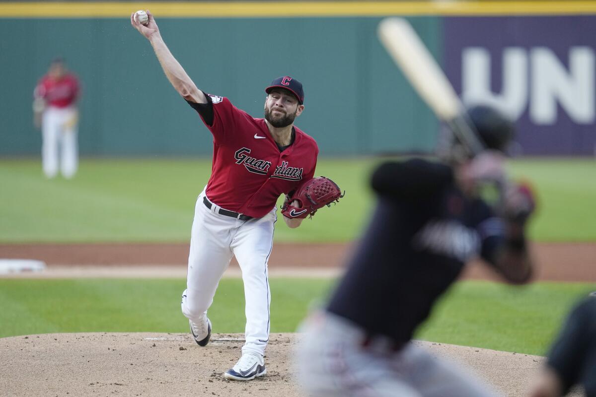 Le lanceur partant des Guardians de Cleveland, Lucas Giolito, livre contre les Twins du Minnesota le 4 septembre.