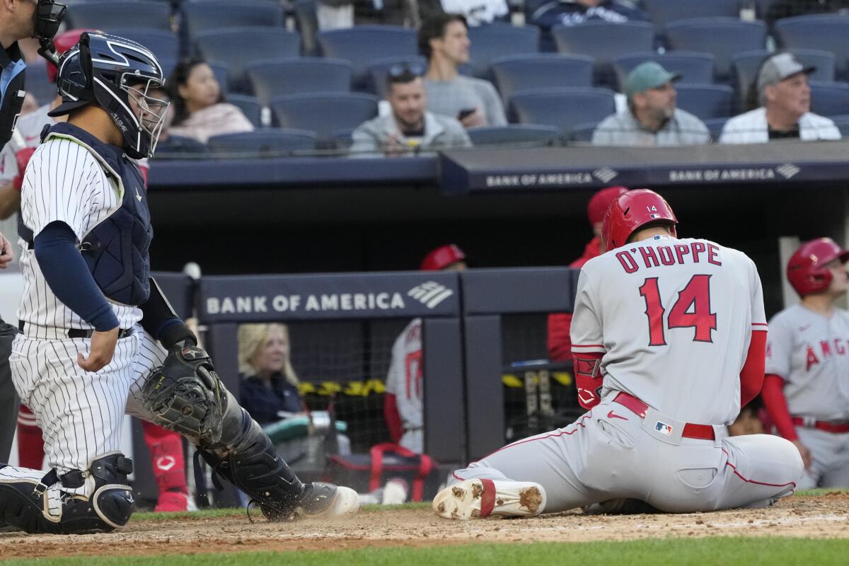 O'Hoppe almost hits HR at Yankee Stadium