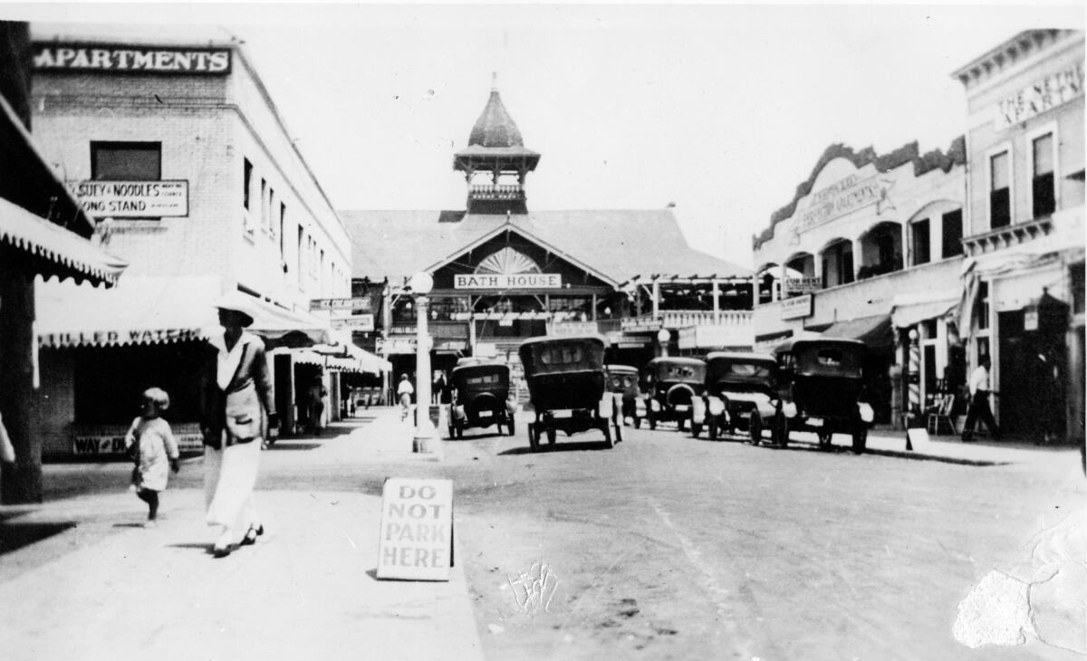 A photo of the Balboa Pavilion in 1907