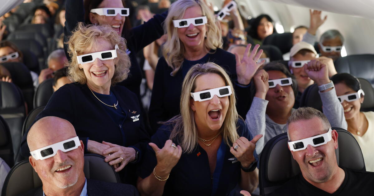 San Diego Travelers View Total Solar Eclipse From 33,000 Feet on Alaska ...