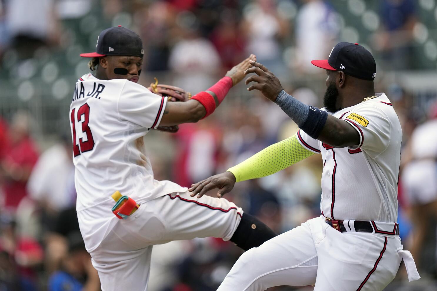 Braves News: Matt Olson delivers as Braves win, Dwight Smith, more