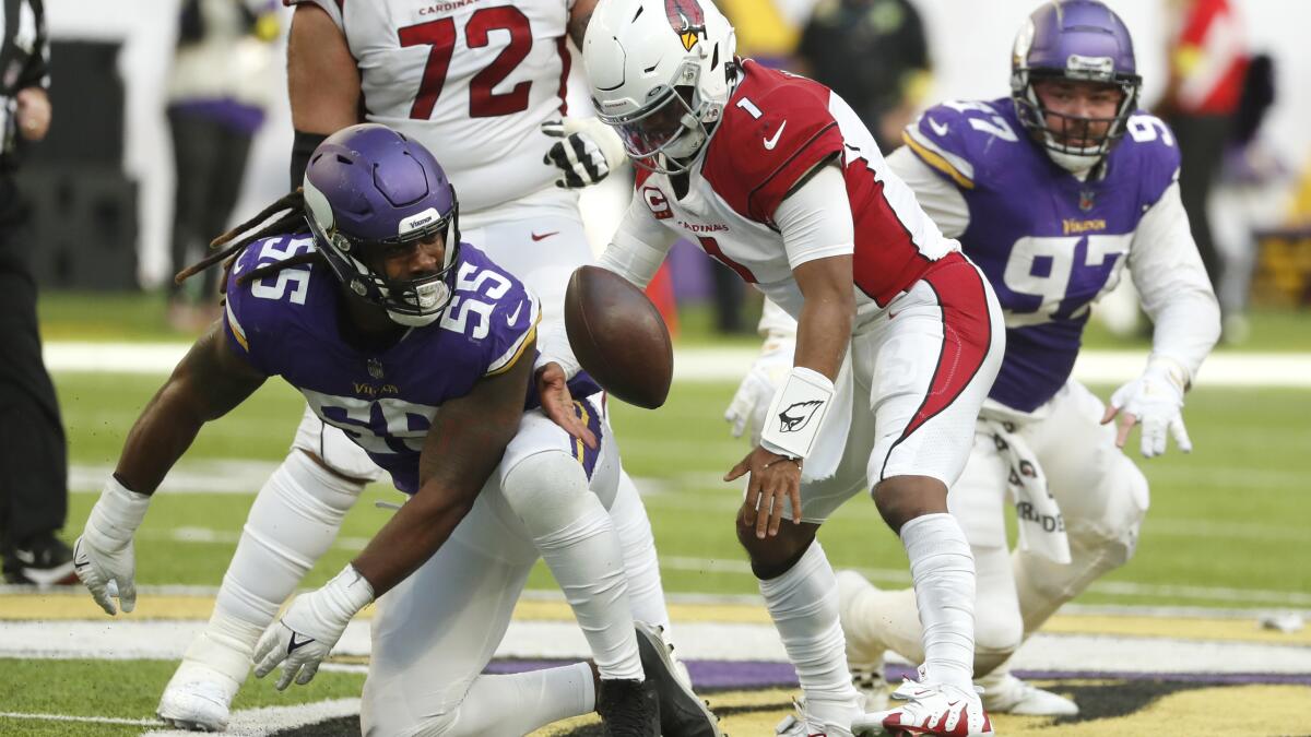 Vikings hang on for 5th straight win, top Cardinals 34-26 - The