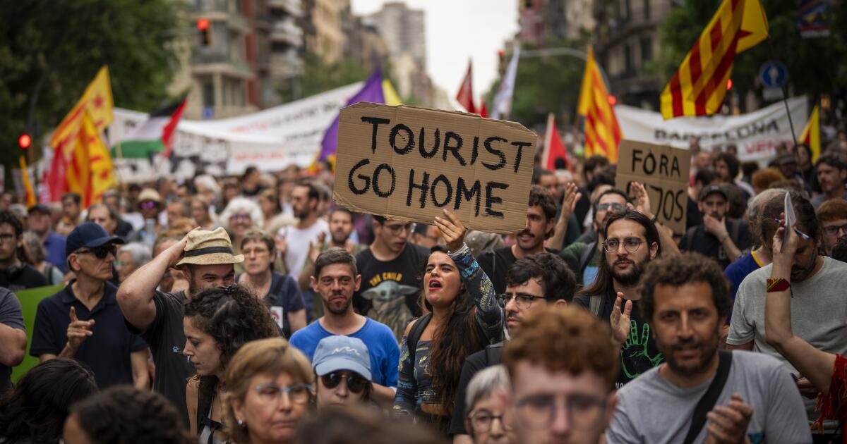 Why some residents of European hot spots just want tourists to stay away Why some residents of European hot spots just want tourists to stay away