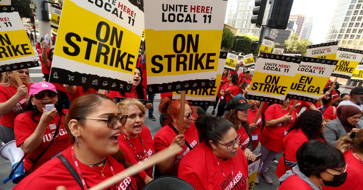 LA Council Approves Wage Increase for Tourism Workers