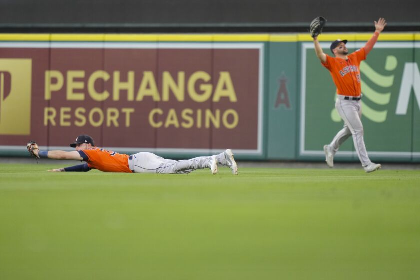 Guillorme delivers in a pinch as the Mets edge the Dodgers 2-1 in 10  following Scherzer's gem - The San Diego Union-Tribune