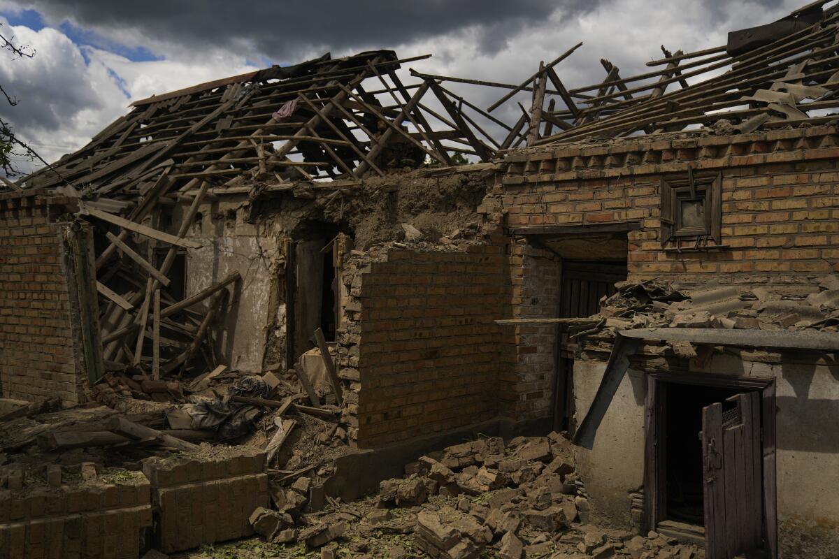 Una vivienda destrozada luego de ataques rusos,