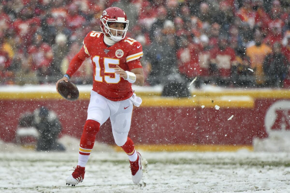 Chiefs roll to 23-3 victory over Broncos at snowy Arrowhead - The
