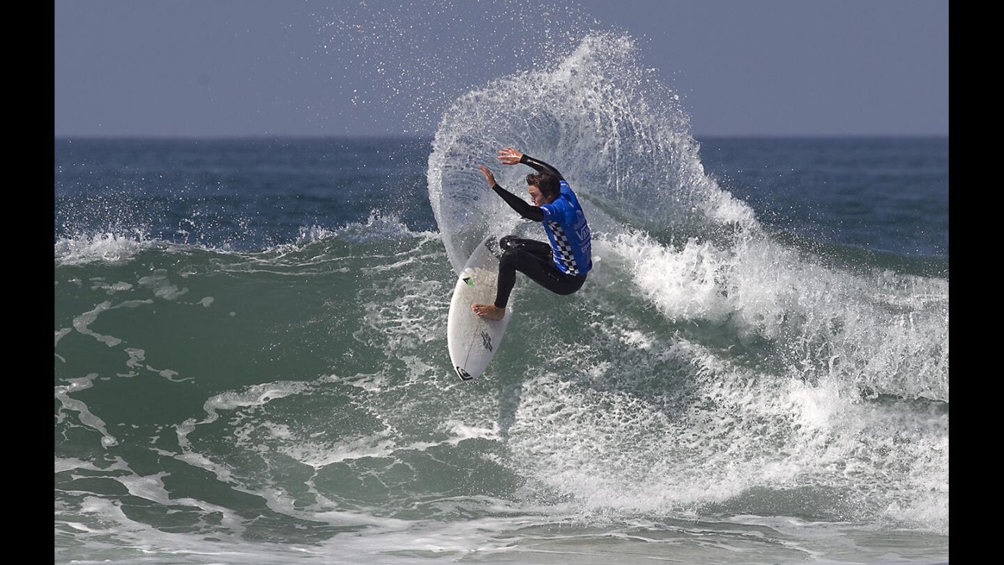Vans US Open of Surfing Underway with Pro Junior
