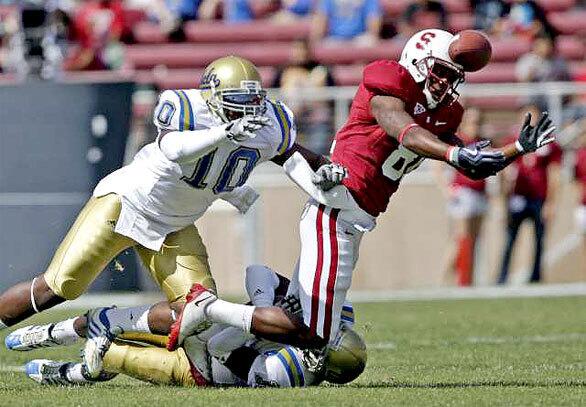 Akeem Ayers, Chris Owusu