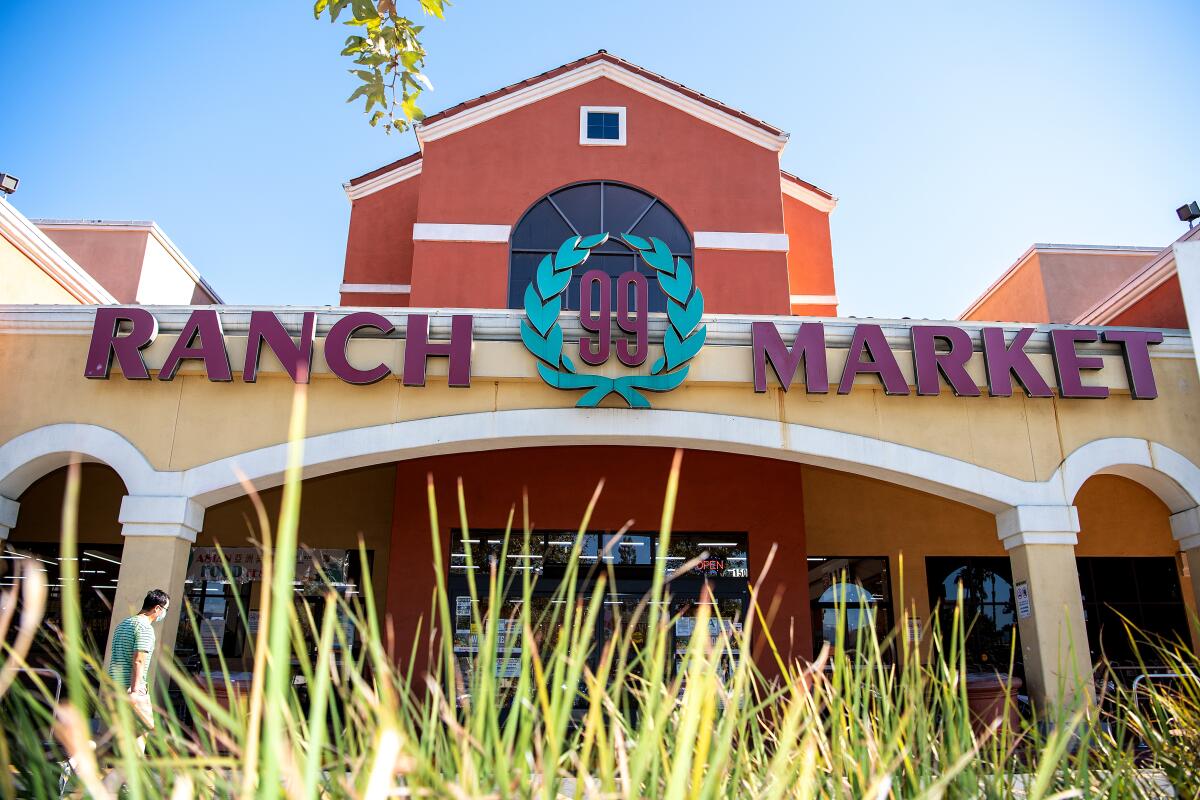 Shopping Mall in Silicon Valley During Pandemic