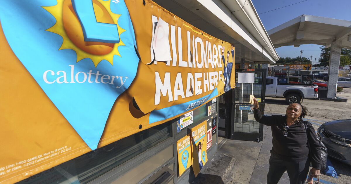 Mega Millions jackpot grows to $940 million for Friday’s drawing