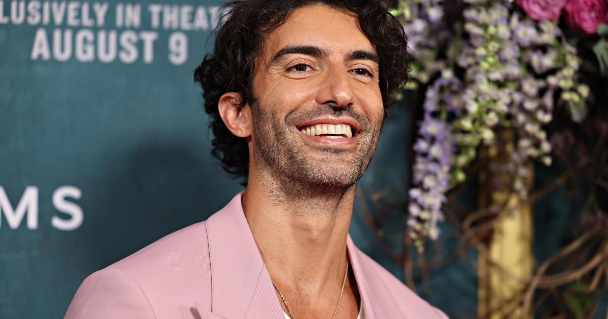 Coverage image for: Texts link Justin Baldoni’s crisis PR pro to secret 'smear' sites, complaint alleges