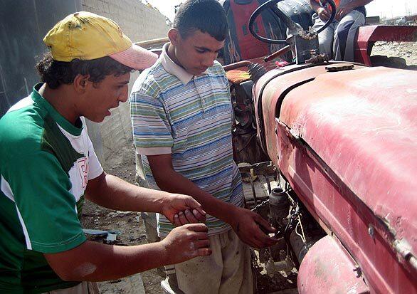 Children earn living in Baghdad
