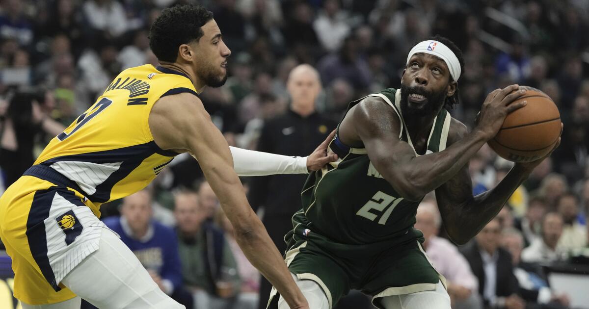 Patrick Beverley, toplar attıktan sonra 2 taraftar tarafından dava açtı.